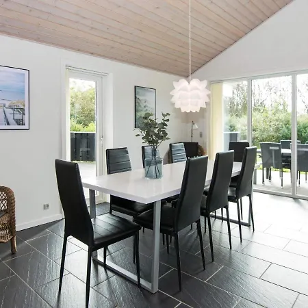 8 Person Holiday In Tarm